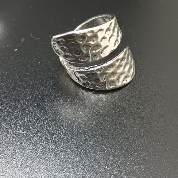 WRAP around finger Hammered metal ring adjustable one size - Picture 5 of 5